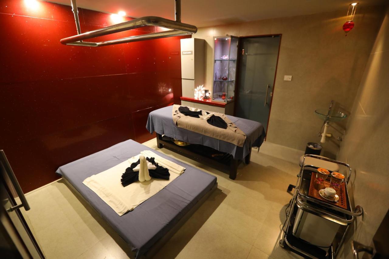 V 7 Hotel Čennai Exteriér fotografie